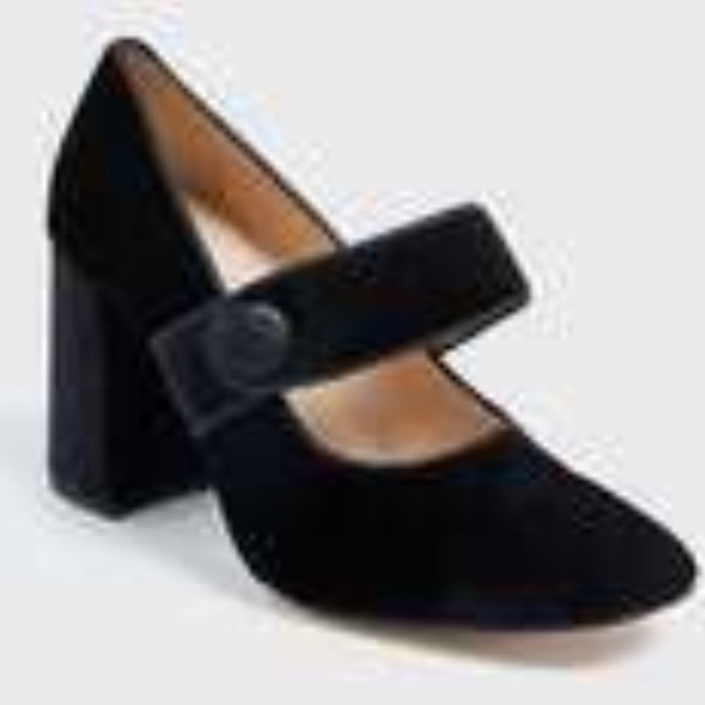 New in Box BLACK VELVET ELLIE HEELS with Block Heels Size 7 Fits like a Size 6 - Picture 4 of 11